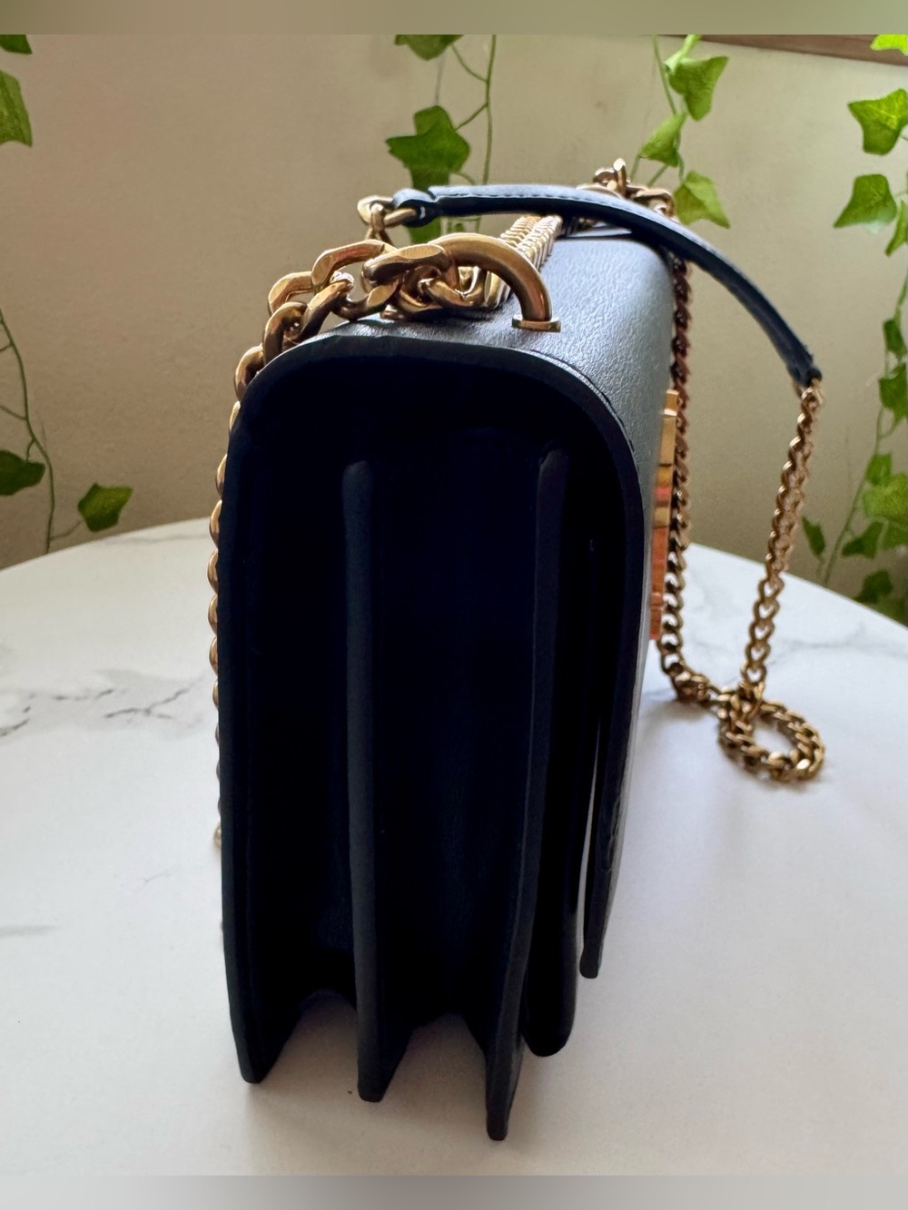 Saint Laurent Black Leather Shoulder Bag with Gold Hardware - Picture 2 of 4